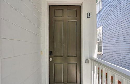 Renovated Dog Friendly Duplex Near Food & Fun Fully Fenced Yard and Private Parking - Foto 9