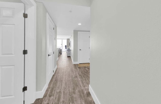 Majestic Beach Towers 1-1603 - Photo 37