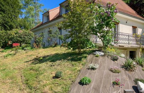 Cozy Home In Saint Saud Lacoussière - Foto 9