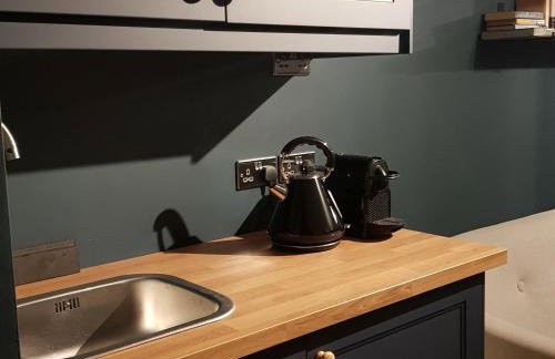 Modern 1-bed apartment, plus parking, near Oxford and the JR - Foto 6