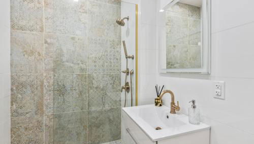 Studio w Charming Juliet Balcony in Upper East - Foto 3