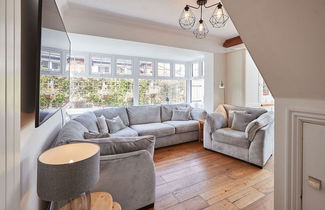 Host Stay Bankside Cottage - Photo 5