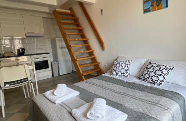 Sun n' Fun Apartments with Pool - Photo 21