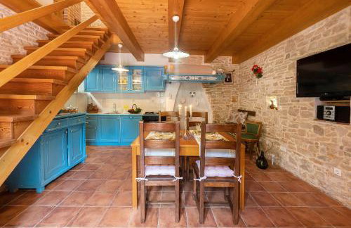 Traditionelle Steinfinca mit Spielbereich, Babybett, Waschmaschine, Liegen - Foto 4