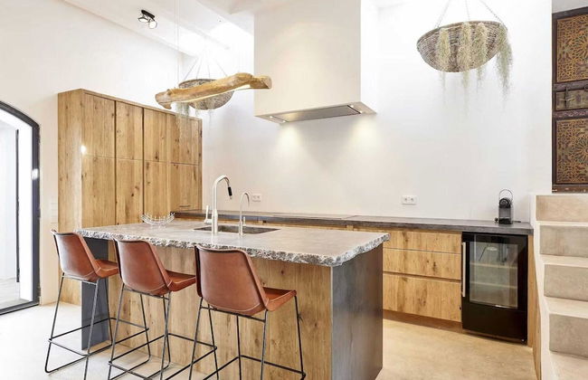 Hillside Villa With Sea-views - Photo 14