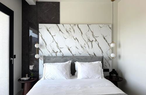 Celeste Luxury Villas - Photo 35