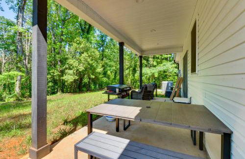 1 Mi to Lake Hartwell Updated Retreat with Patio! - Foto 22