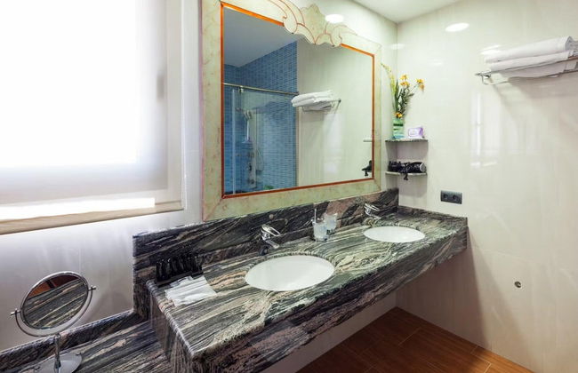 Unique Villa With Outdoor hot tub - Photo 28