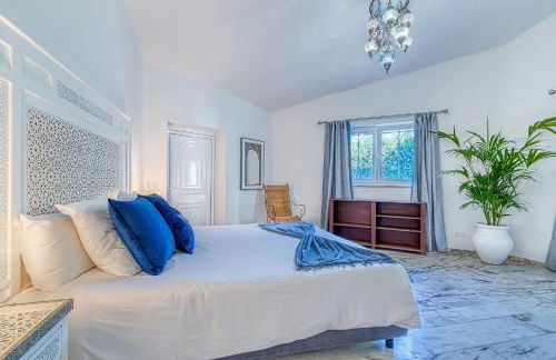 Golfinhos - MAGNIFICENT & SPACIOUS 5 BEDROOM VILLA - Foto 20