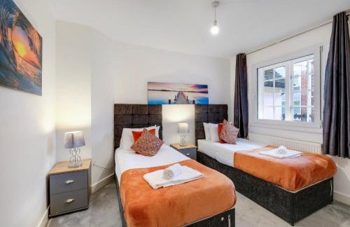 Eastons 2 Bedroom Apartment with Sofa Bed - Photo 16