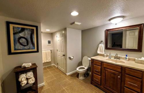 Ultra Comfy, Spotless & Spacious, Private Home in Boyne, Dogs Ok, Walk to Town - Foto 37