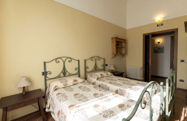 Classic Villa for Family With Pets - Photo 10