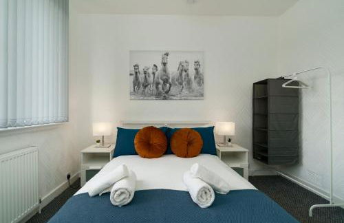 Free Parking - 2 Bedroom Flat-by Holiday Homes - Foto 10
