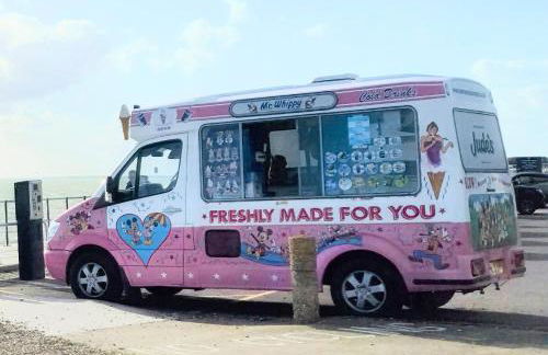 Alverstoke Manor - family home with pool table - Photo 44