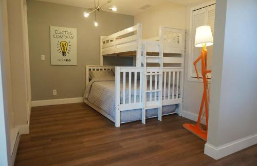 Riverside Home Near Beaches, Pier, downtown - Photo 16