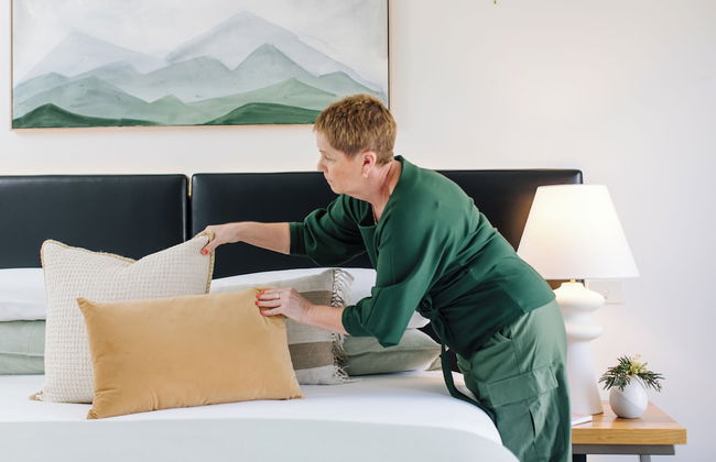 Mansi on Raymond - Photo 17