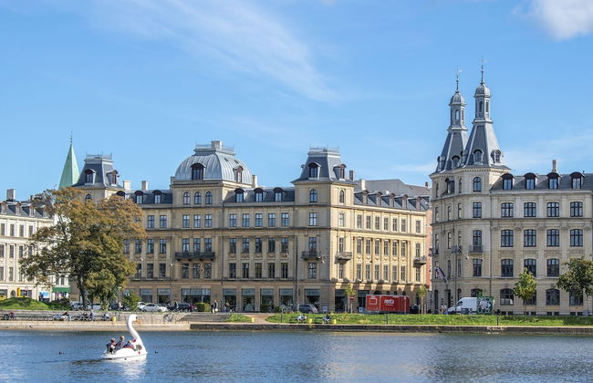 Sanders Constantin - Chic 2-bdr Apt With Balcony - Foto 16