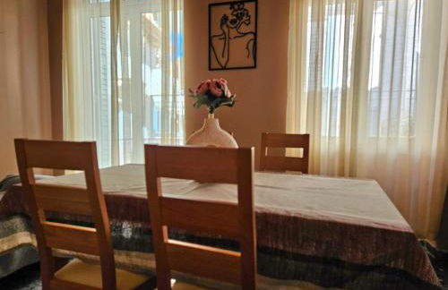 Traditional Stone House - 8min Drive to Sandy Beach - Foto 13