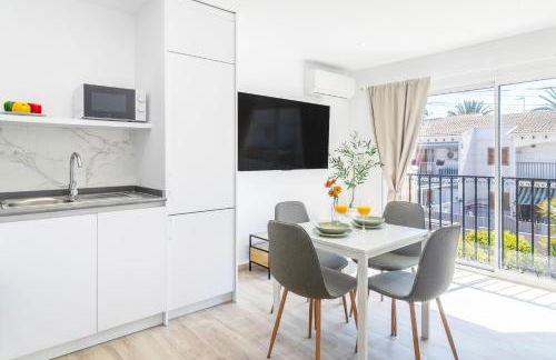 Modern and Stylish Apartment 1: Terrace and Pool - Foto 16