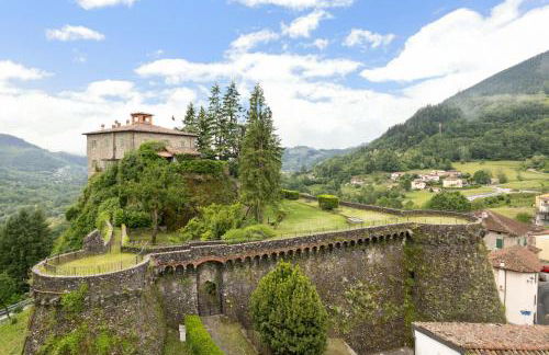 Historic Castle Overlooking Garfagnana Valley - Foto 1