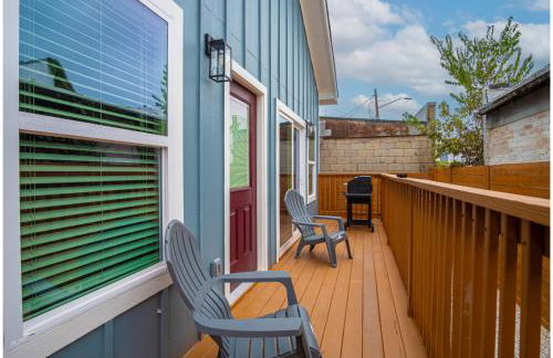 5BR3BA Minutes from the Action with Skyline Views - Foto 35