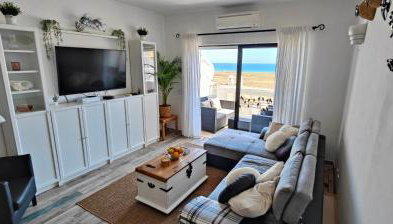 The Swallow's rest beach house - Meia Praia - Foto 2