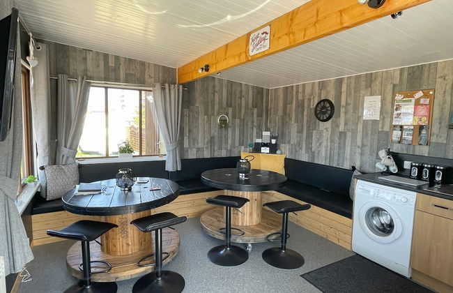 Acdc Glamping, Campervan , Caravan and Tent Resort - Foto 68