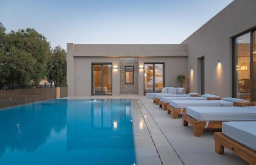 Amalthia Villa, Heated Pool & Walk to the Beach, By ThinkVilla - Photo 24