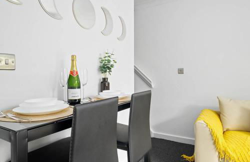 Modern Two Bed House - Garden - Parking - Smart TV - 2GMS - Foto 19