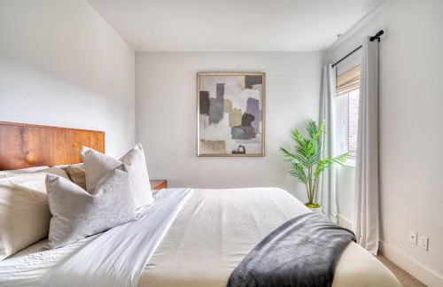 The Cascadia Retreat - Luxury Home - 90 WalkScore - Photo 28