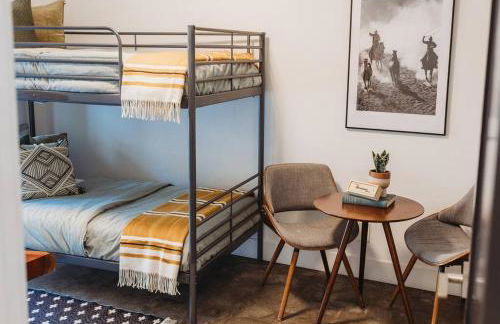 Casa de Vaqueros! Family&Pet Friendly! 3mi to the Beach! - Foto 32