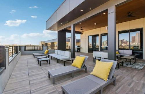 Trendy 1BR w 10ft Ceilings FREE Parking Pet Friendly - Foto 49