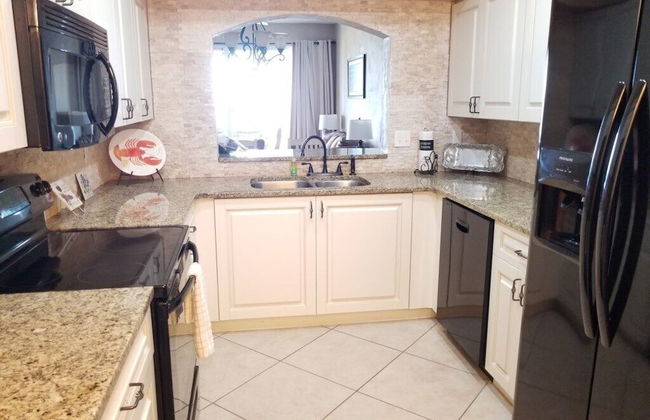 Surf Club I, 1405 2 Bedroom Condo by RedAwning - Photo 8