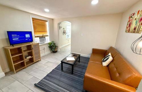 Shared Deck • Pet Friendly • Garden Courtyard - Foto 11