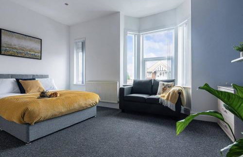 Sedgley-Wolverhampton-Contractors -4 beds-Parking - Foto 16