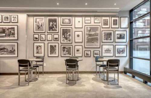 LES 1br w gym doorman wd nr park NYC-1314 - Foto 30