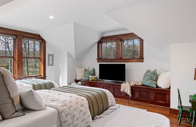 Leipers Retreat Secluded 3 BDR Craftsman Home - Photo 5