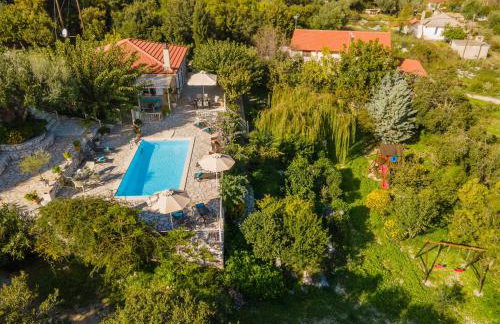 Villa Regina -Hidden Eden with Treehouse & Heated Pool - Foto 9