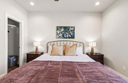 NEW-Upscale-EnSuites-King Bds-Fast WiFi-Quiet Area - Foto 7