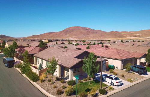 NEW Upscale House, Tahoe 30-min w/ Cal King - Foto 48