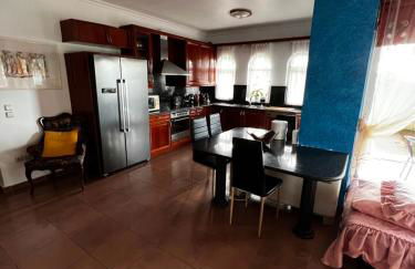 Silver Apartment with Swimming Pool - Foto 8