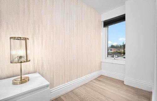 Stylish Five Bedroom House - Parking - Terrace - Fast Wi-Fi 974P - Foto 61