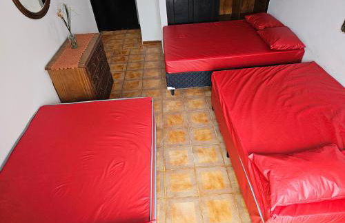 Casa Maravilhosa, Pé na Areia com Piscina, Área Gourmet com Churrasqueira em Deck Coberto Frente a Piscina, Mesa de Bilhar, 4 Quartos Confortáveis, Sendo 2 Suítes, Cozinha Americana e Sala de Jantar, Ampla Garagem para 6 Carros - Mercado na rua da Casa - Photo 26