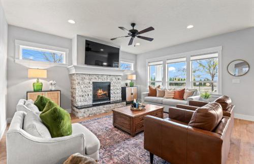 Relaxing Sauna Retreat Fire Pit and Swing Set - Foto 2