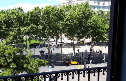 Beautiful Apartment on Las Ramblas with Port views - Photo 29