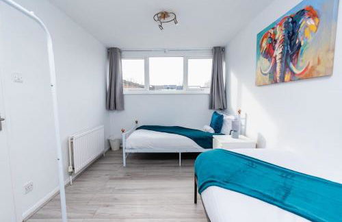 The Wheelhouse, 3 bed sleeps 6, Parking and wi-fi - Foto 4