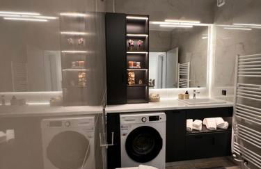 Phil's Apartments - Photo 8