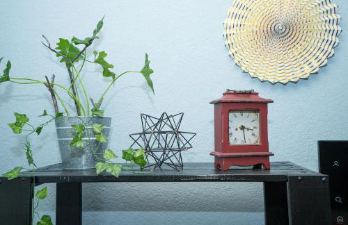 Side-by-Side Houses in Downtown Walk to Lake, Activities & Dining - Foto 13