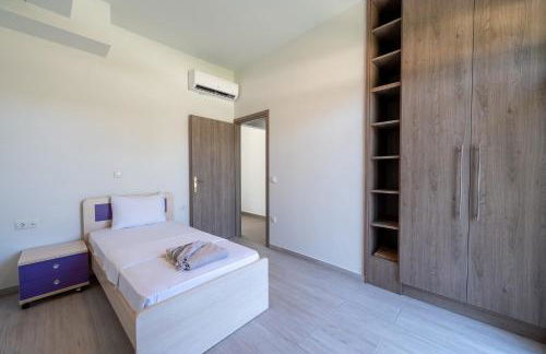 Villa & Stone House with Pool, 10 Mins to Skala Eressos Beach - Foto 69