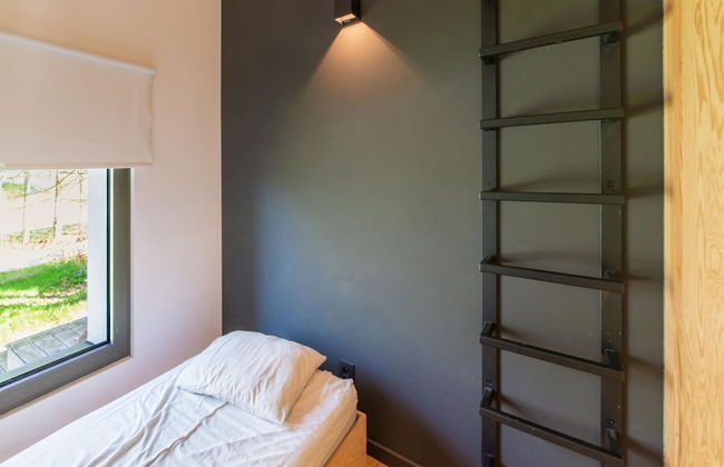 Charming Home With Sauna - Photo 6